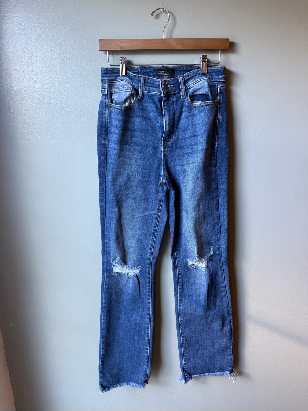 Judy Blue Straight Fit Distressed Jeans Size 7/28 Medium Wash Raw Hem